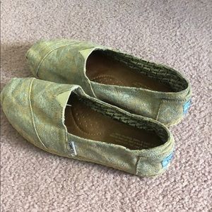 Toms Tribal Print Shoes